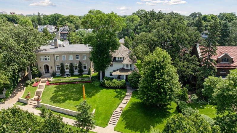 2225 E Lake Of The Isles Pw, Minneapolis, MN 55405