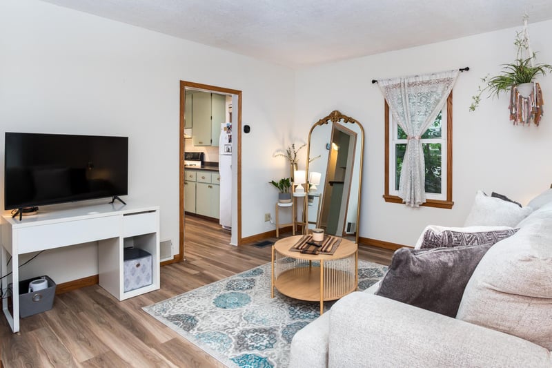405 Monroe Ave S, Edina, MN 55343