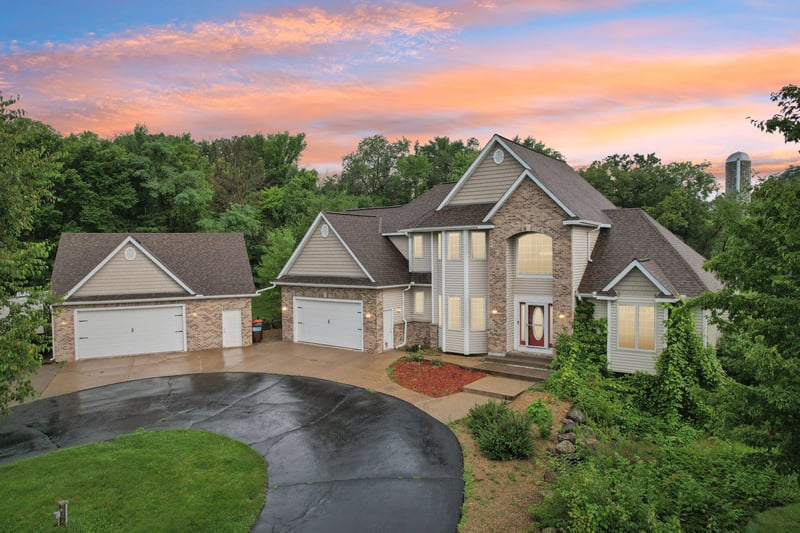 6962 Odell Ave S, Hastings, MN 55033