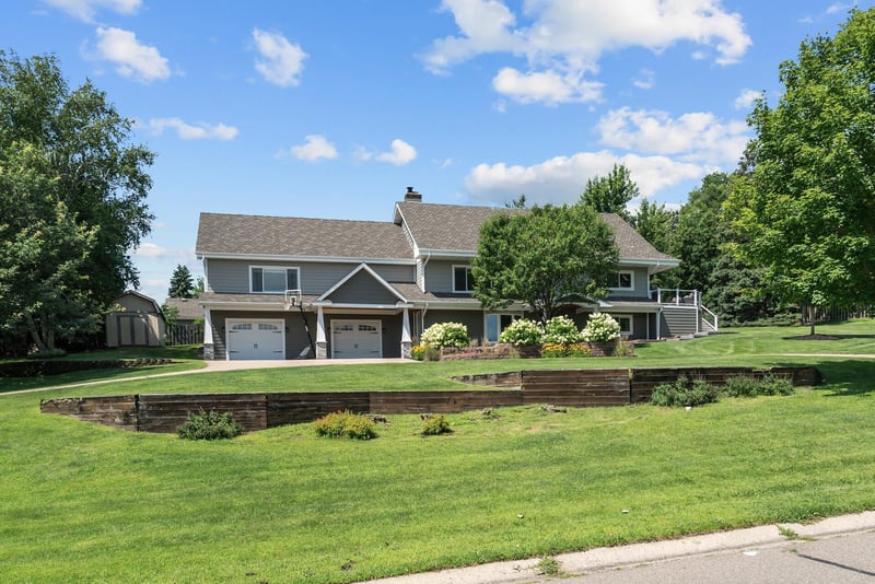 7300 Prairie View Dr, Eden Prairie, MN 55346