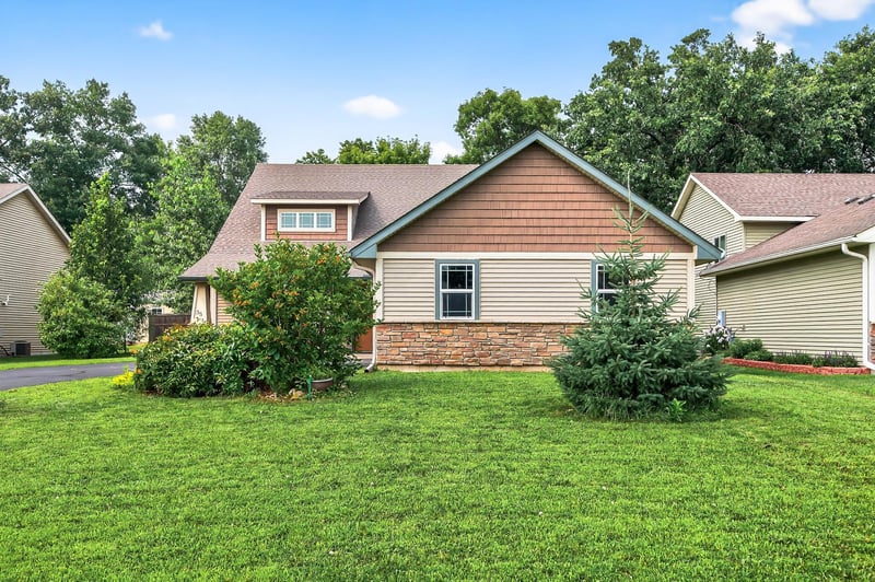 35 E Pullman Ave, Saint Paul Park, MN 55071