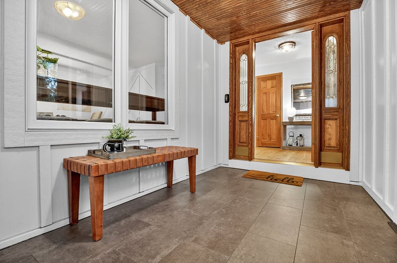 2607 S Lake George Dr NW, Oak Grove, MN 55011