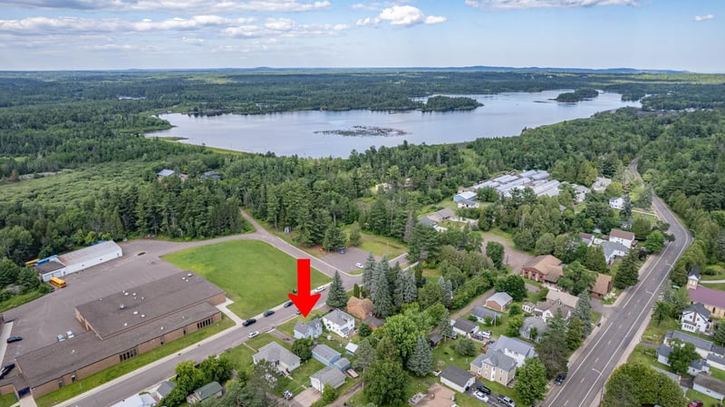 410 School Ave, Carlton, MN 55718