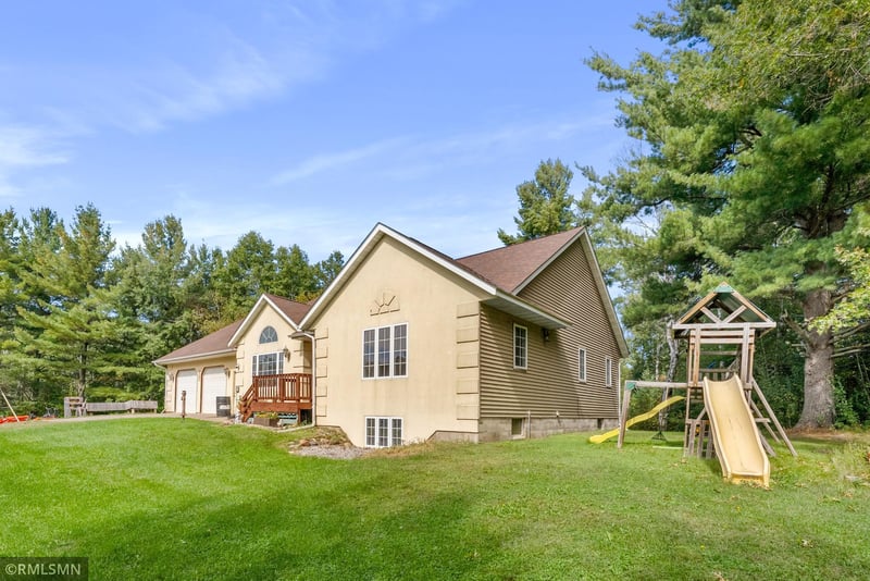 5803 Hawk Ridge Rd, Grasston, MN 55030