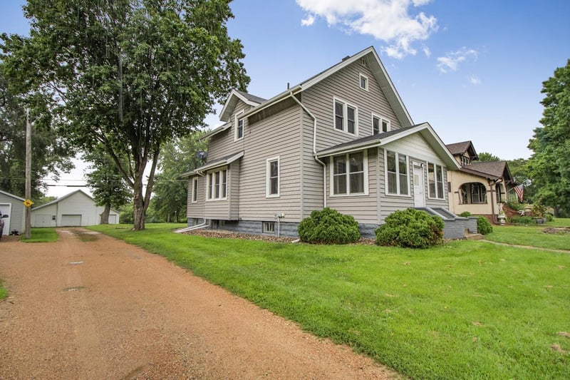 718 Elm St W, Norwood Young America, MN 55368