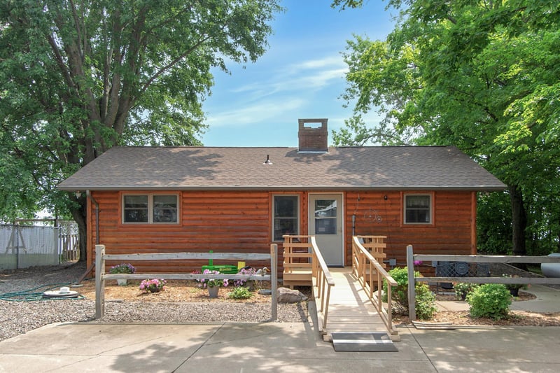 46474 Bay Ave, Isle, MN 56342