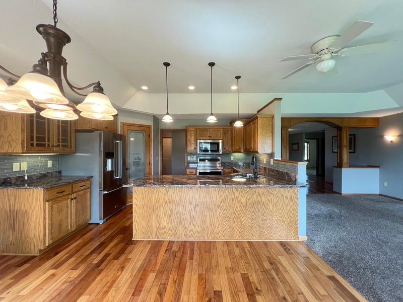 406 20th St W, Glencoe, MN 55336