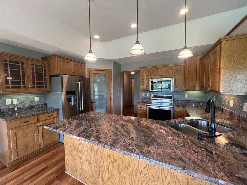 406 20th St W, Glencoe, MN 55336