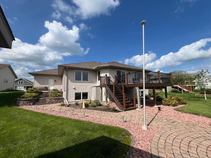406 20th St W, Glencoe, MN 55336