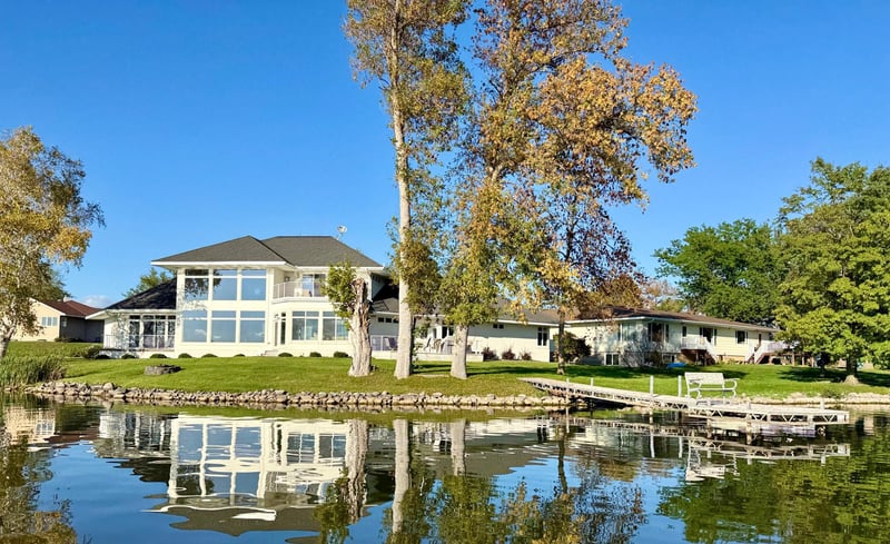 553 Lake St N, Sauk Centre, MN 56378