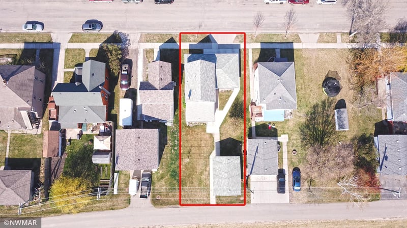 225 Lincoln Ave, Crookston, MN 56716