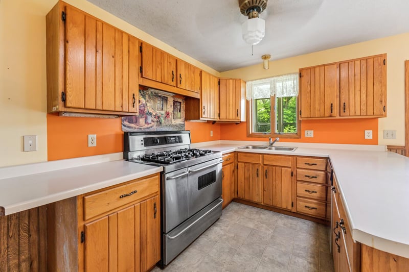32653 Stinson Ridge Rd, Houston, MN 55943
