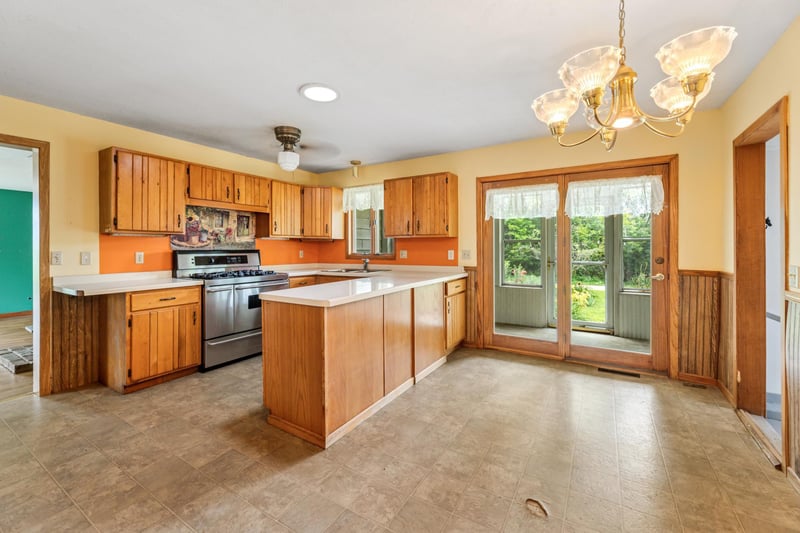 32653 Stinson Ridge Rd, Houston, MN 55943