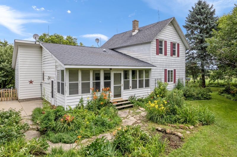 32653 Stinson Ridge Rd, Houston, MN 55943