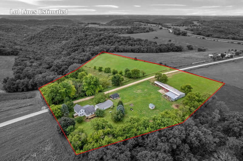 32653 Stinson Ridge Rd, Houston, MN 55943