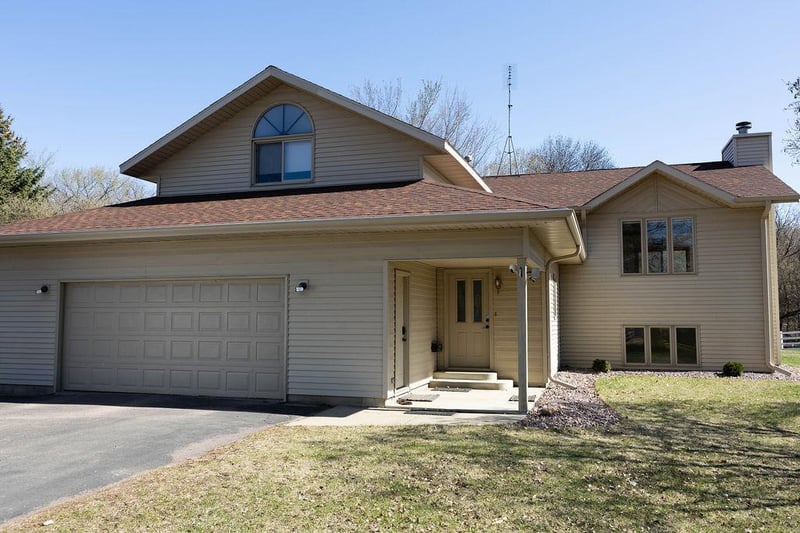 56936 Brookview Ln, New Ulm, MN 56073