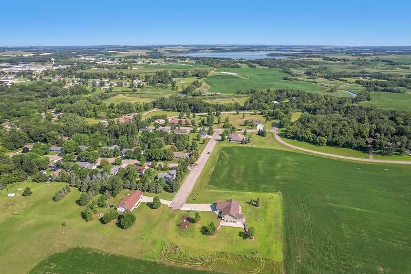 121 8th St SE, Pelican Rapids, MN 56572
