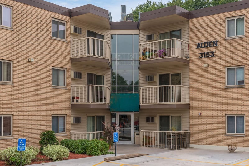 3153 Old Highway 8 #110, Roseville, MN 55418