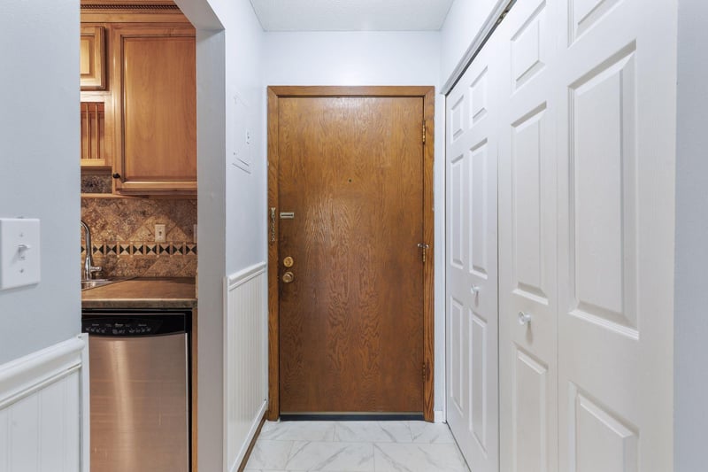 3153 Old Highway 8 #110, Roseville, MN 55418