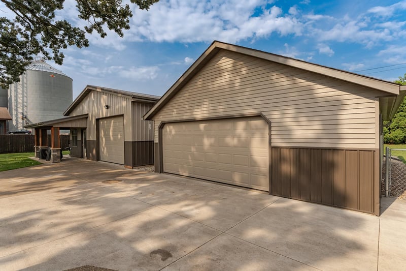 918 Saint Charles Ave, Saint Charles, MN 55972