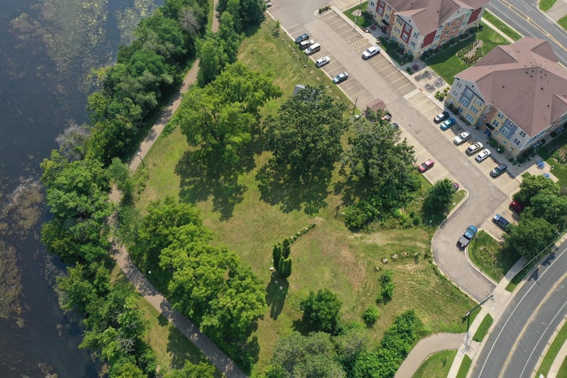 404 S Winter St, River Falls, WI 54022