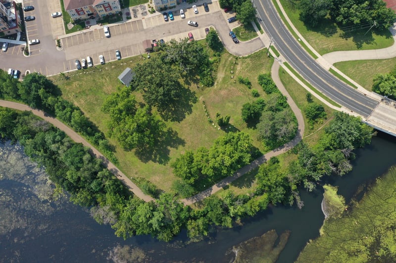 404 S Winter St, River Falls, WI 54022