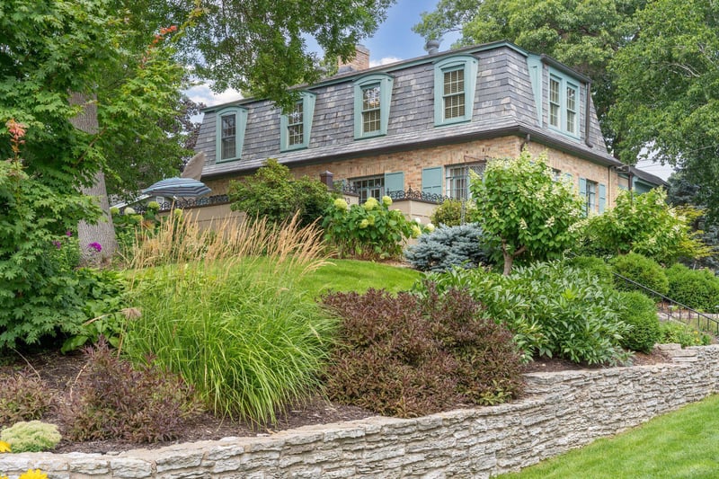 123 Minnetonka Ave S, Wayzata, MN 55391