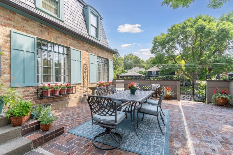 123 Minnetonka Ave S, Wayzata, MN 55391