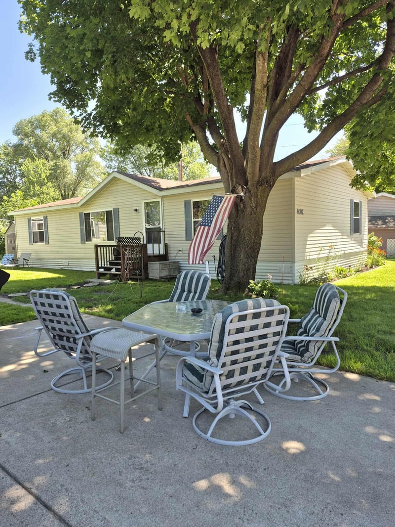 4002 Flamingo Dr NE, Ham Lake, MN 55304