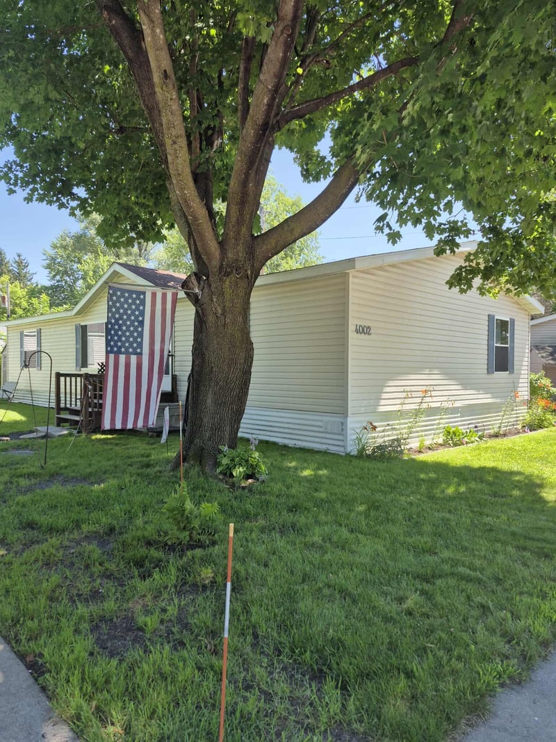 4002 Flamingo Dr NE, Ham Lake, MN 55304