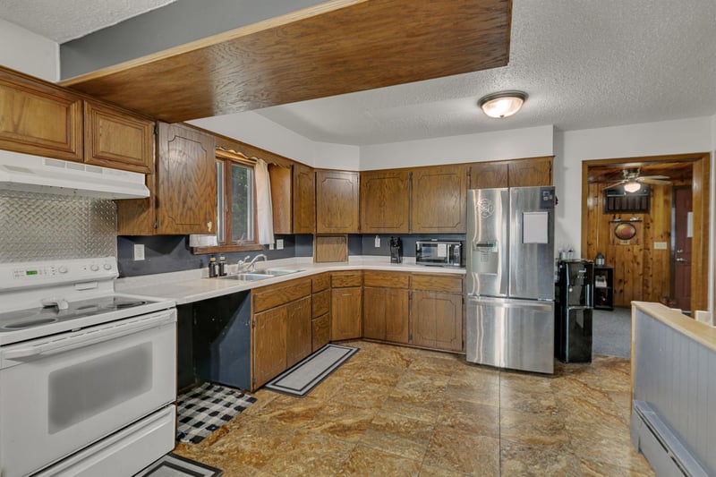 320 2nd Ave SW, Melrose, MN 56352