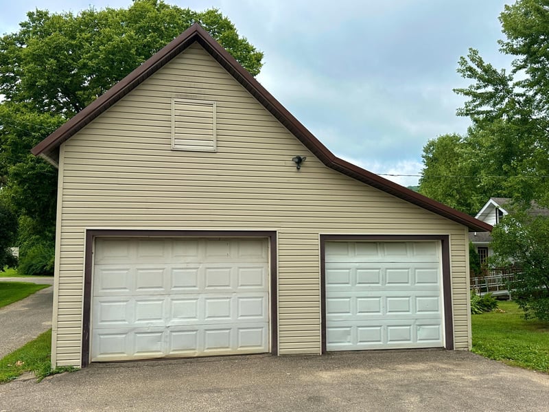 139 W Wilson Ave, Elmwood, WI 54740