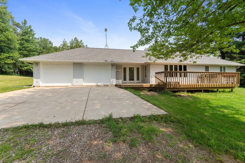75 50th Ave, Clayton, WI 54004
