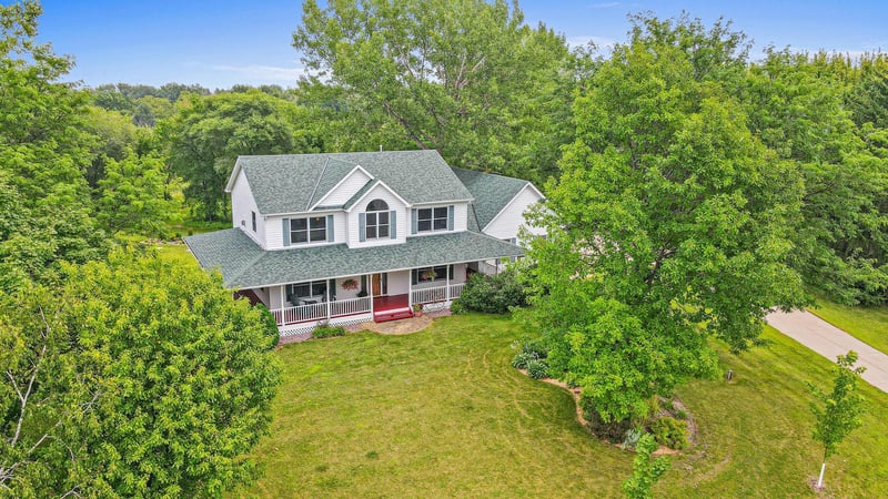 6520 Belle St, Loretto, MN 55357