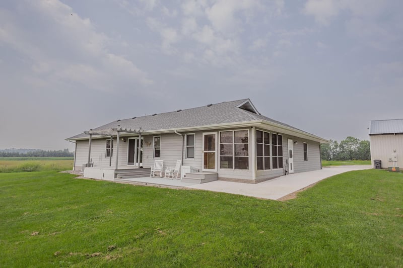 3750 Pokegama Lake Rd, Grasston, MN 55030