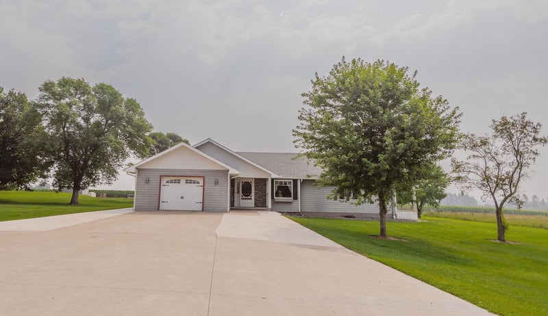3750 Pokegama Lake Rd, Grasston, MN 55030