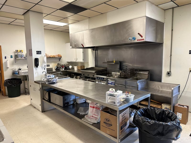 103 E Main St, Ceylon, MN 56121