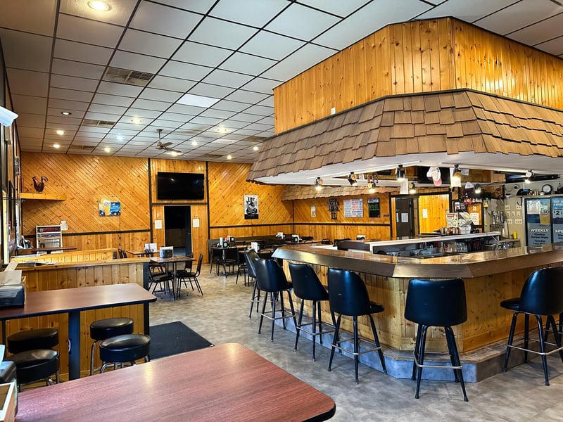 103 E Main St, Ceylon, MN 56121