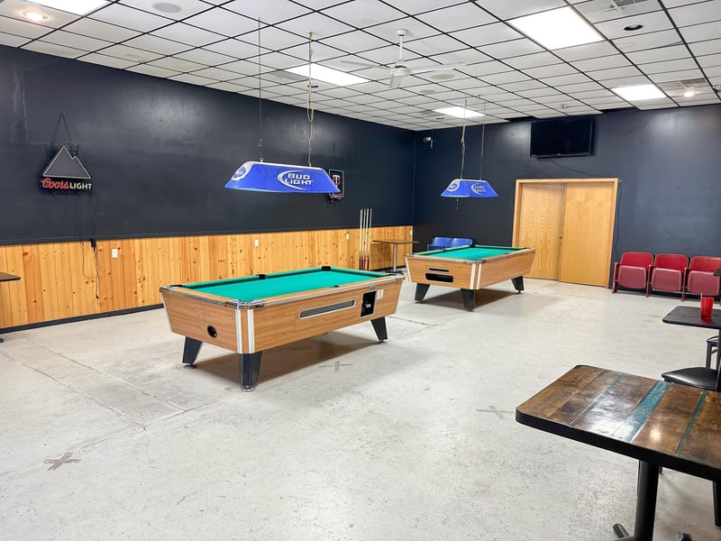 103 E Main St, Ceylon, MN 56121