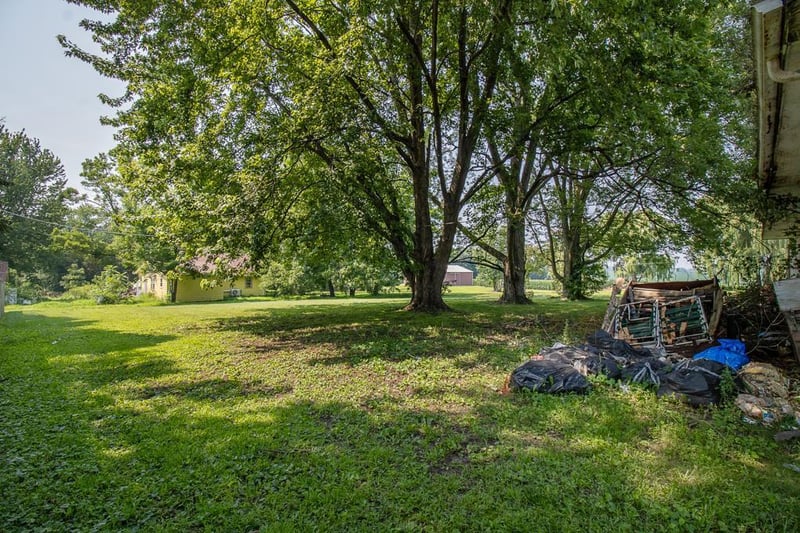 20 S Inga Ave, Le Center, MN 56057