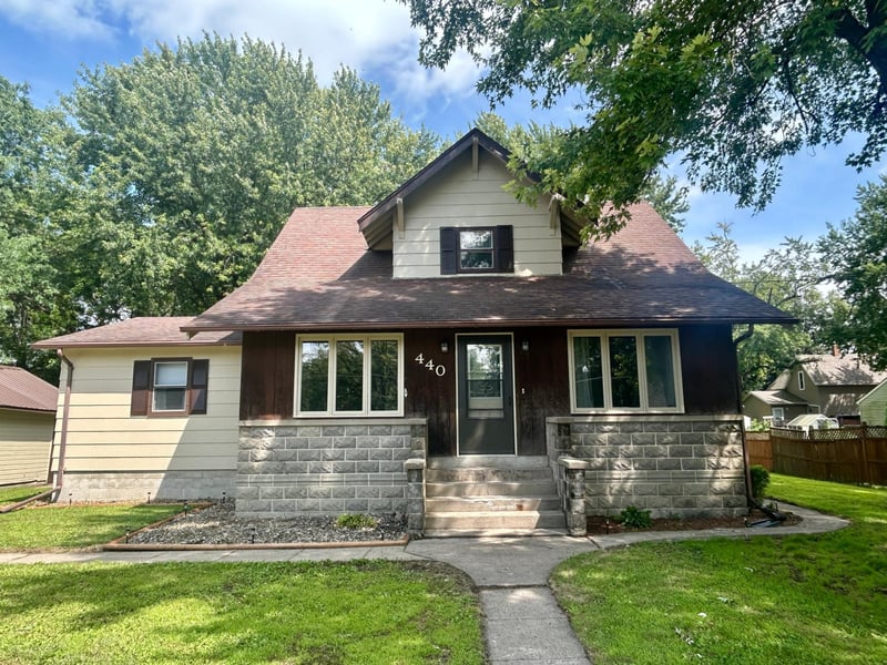 440 11th St, Lafayette, MN 56054