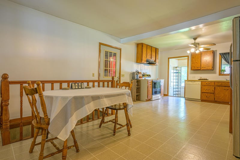 141 3rd St E, Hector, MN 55342