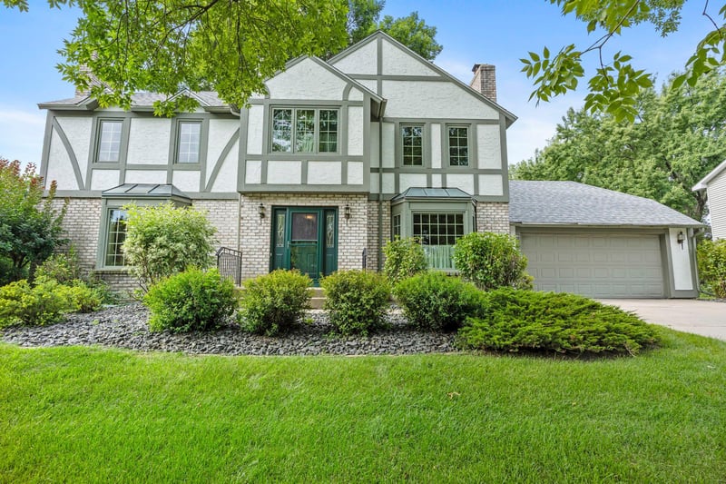 1724 Chatham Ave, Arden Hills, MN 55112