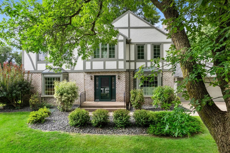 1724 Chatham Ave, Arden Hills, MN 55112