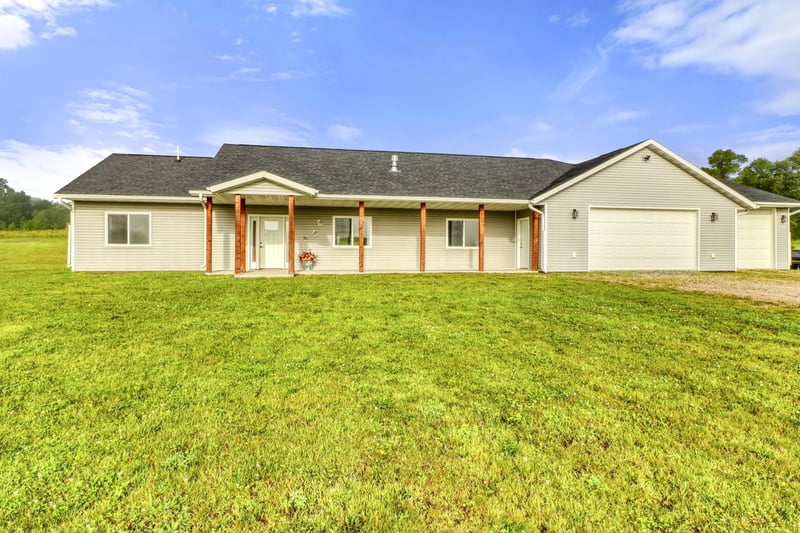 30822 Carefree Ln, Frazee, MN 56544
