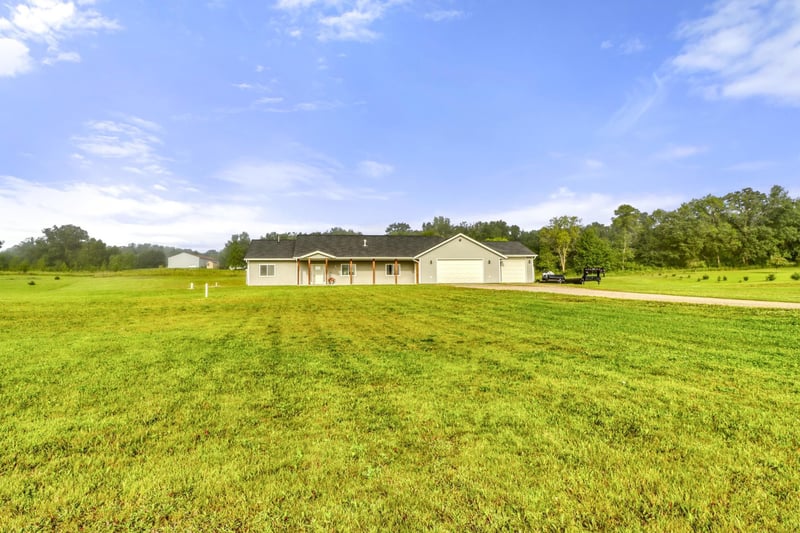 30822 Carefree Ln, Frazee, MN 56544