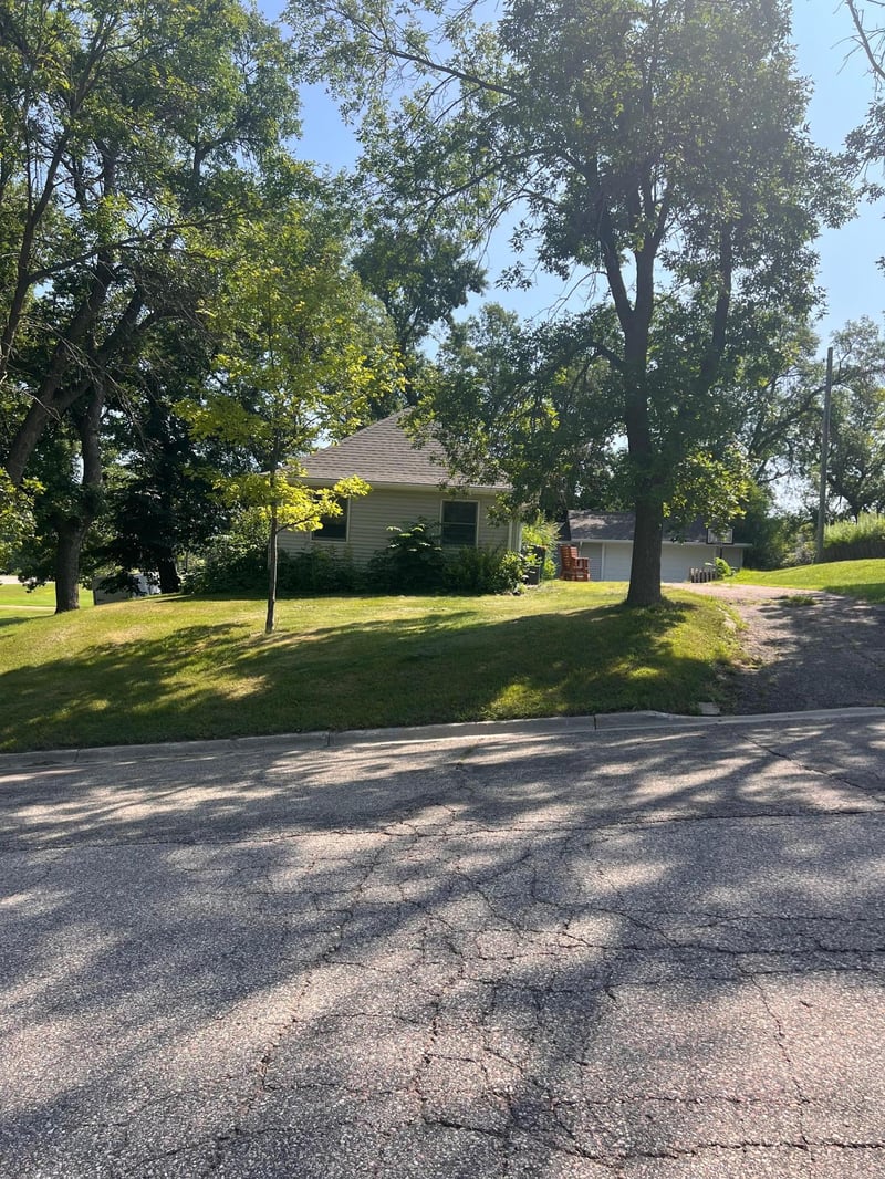 109 Whitman St S, Lake Benton, MN 56149