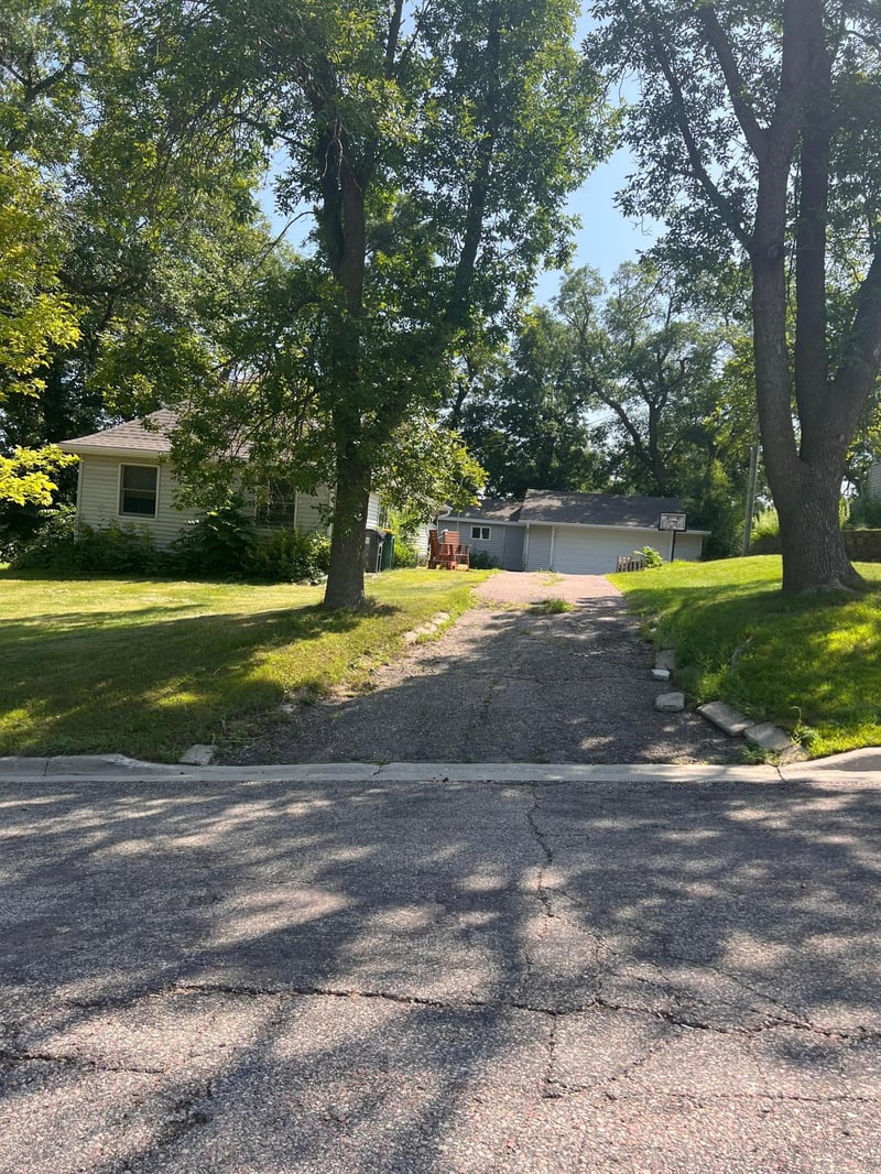 109 Whitman St S, Lake Benton, MN 56149