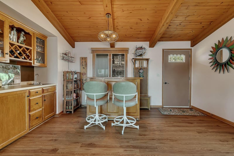 21014 Elmway Rd, Richmond, MN 56368