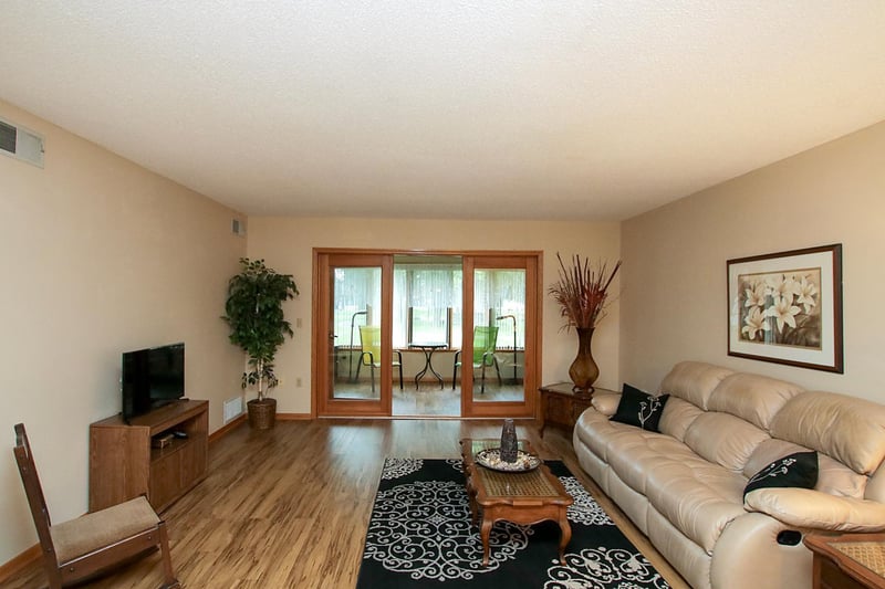 250 Freemont Ave SE #113, Hutchinson, MN 55350